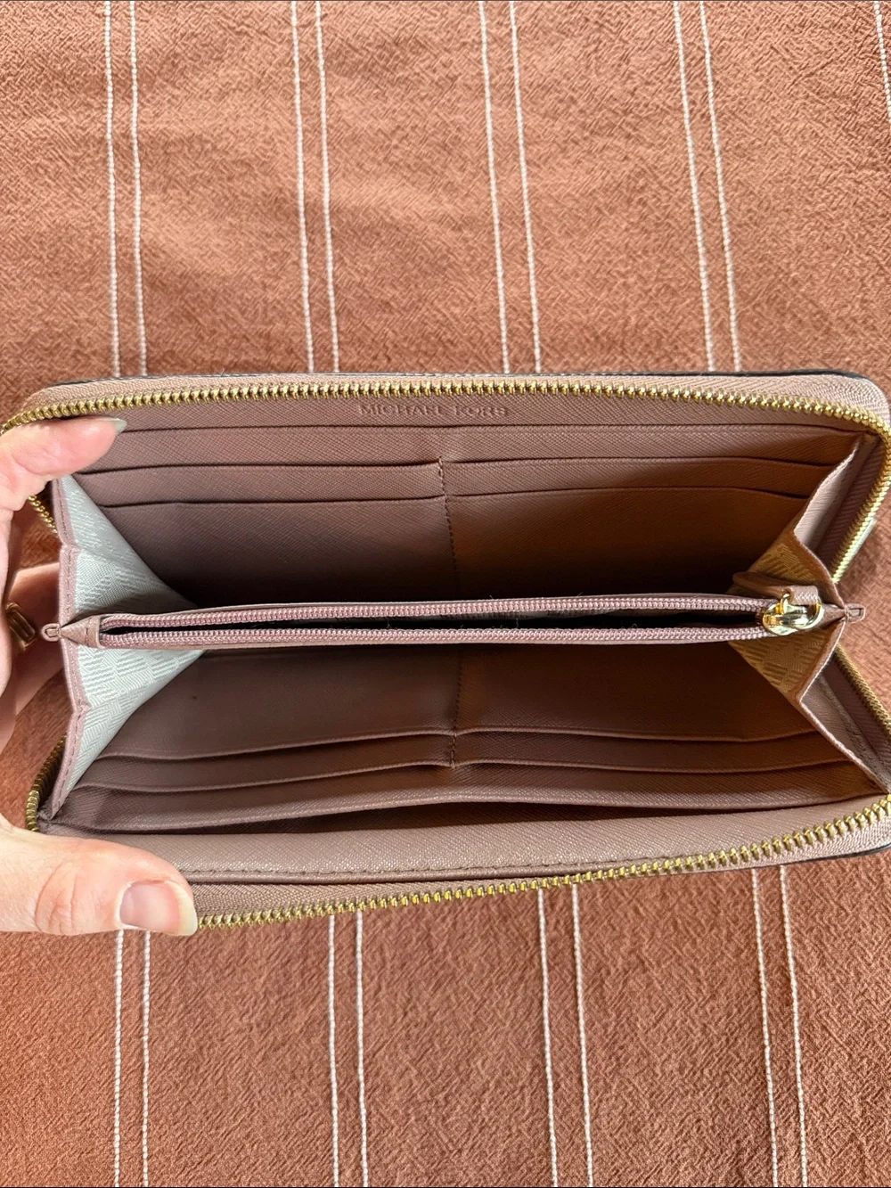 Michael Kors zip around